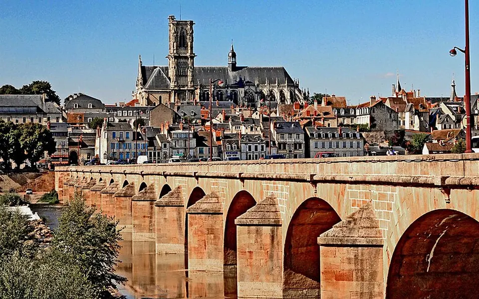 Nevers, préfecture de la Nièvre